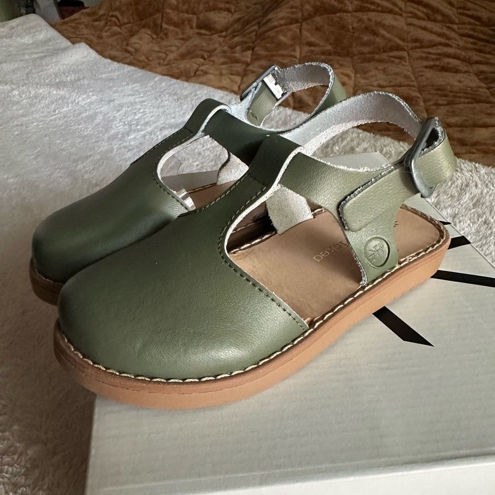 New in Package Freshly Picked Newport Clogs in olive FP size 9 US size 10